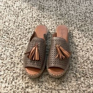 Bueno taupe/tan tassel espadrille slip on sandals size 39